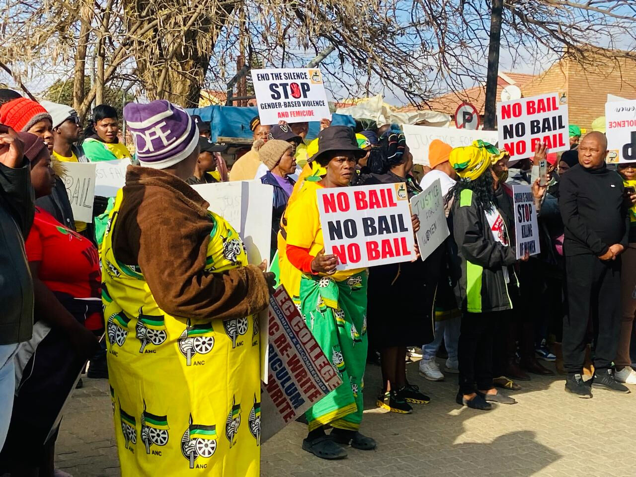 Çiftlikte kan donduran olay! 2 kadını öldürüp, cesetlerini domuzlara yedirdiler... - 2. Resim