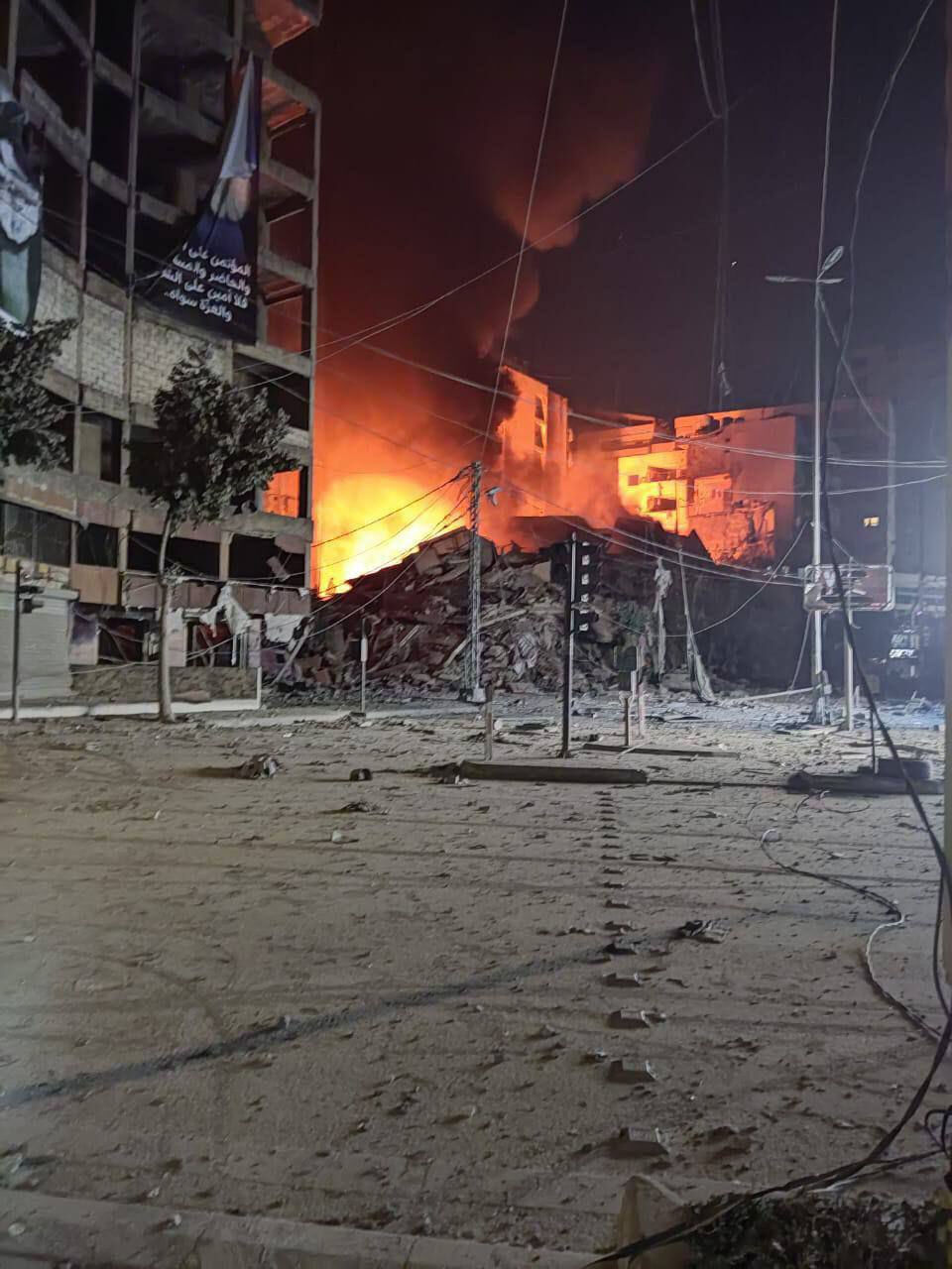 Beyrut'a bombalar peş peşe yağıyor! İsrail kimyasal silahla saldırdı İsrail bir kez daha Beyrut'u vuruyor! 4 büyük patlama duyuldu - 1. Resim