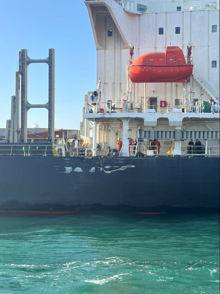 İstanbul Boğazı'nda gemiler çarpıştı! Kurtarma anı kameralarda - 1. Resim