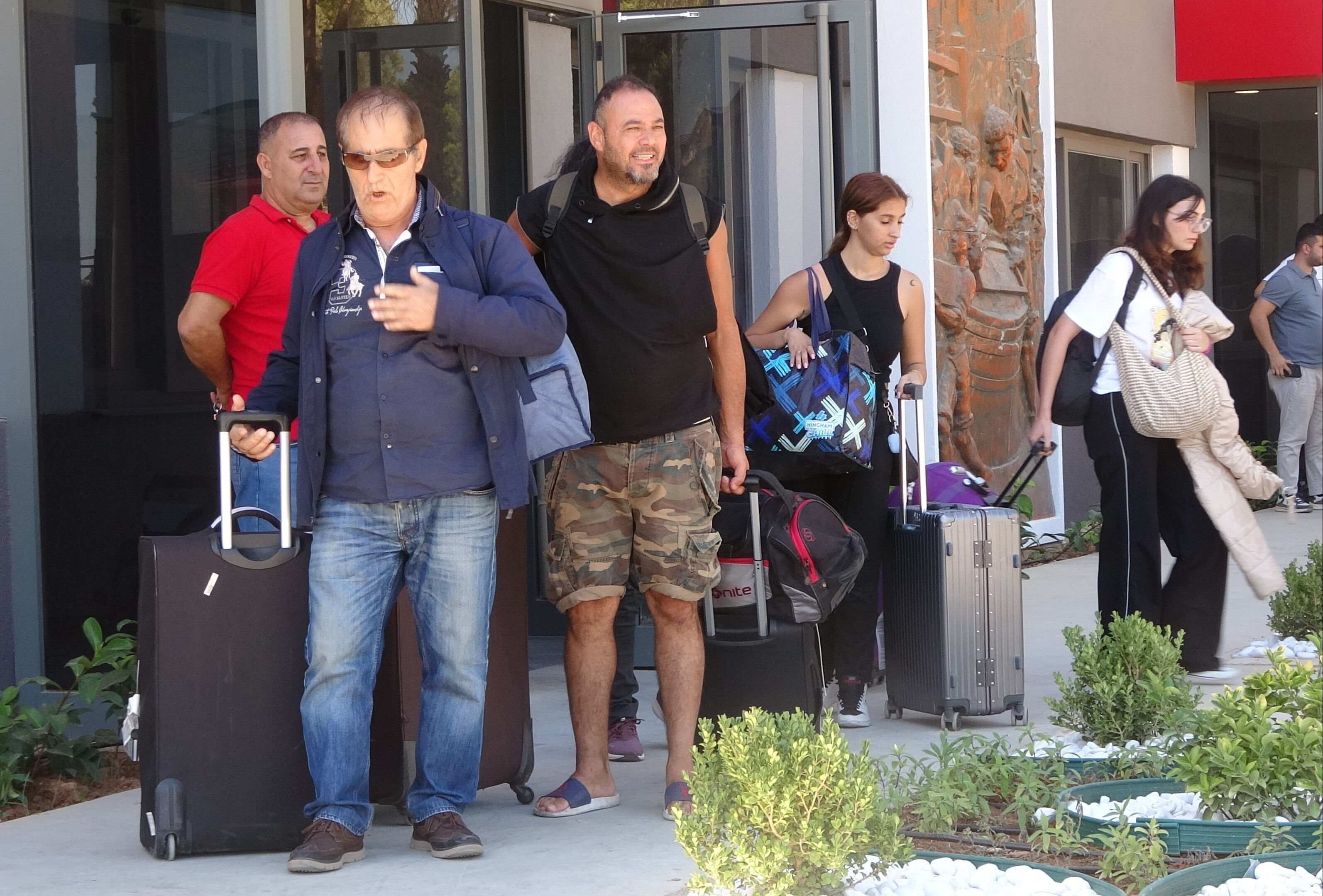 Lübnan'dan Mersin'e göç başladı! Savaştan kaçan geliyor - 3. Resim