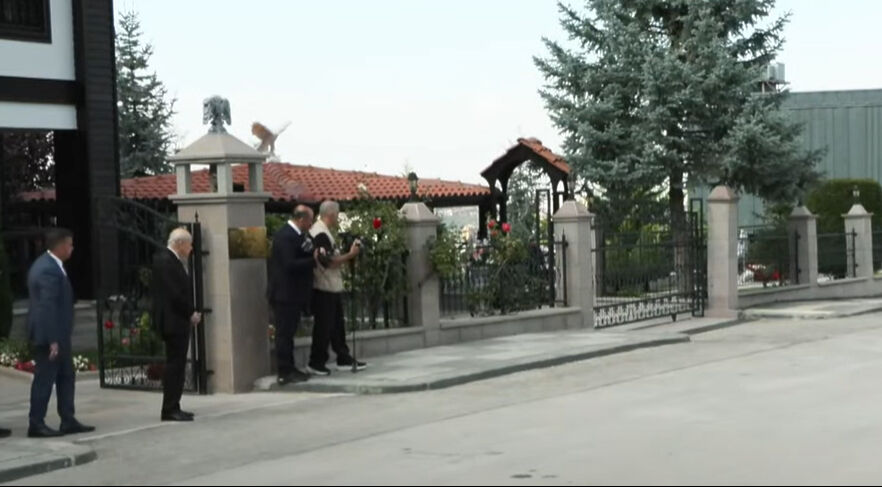 Erdoğan ile Bahçeli'den MGK öncesi sürpriz zirve! ‘İç cephe’yi görüştüler MGK öncesi sürpriz görüşme! Cumhurbaşkanı Erdoğan ve Bahçeli bir araya geldi - 2. Resim