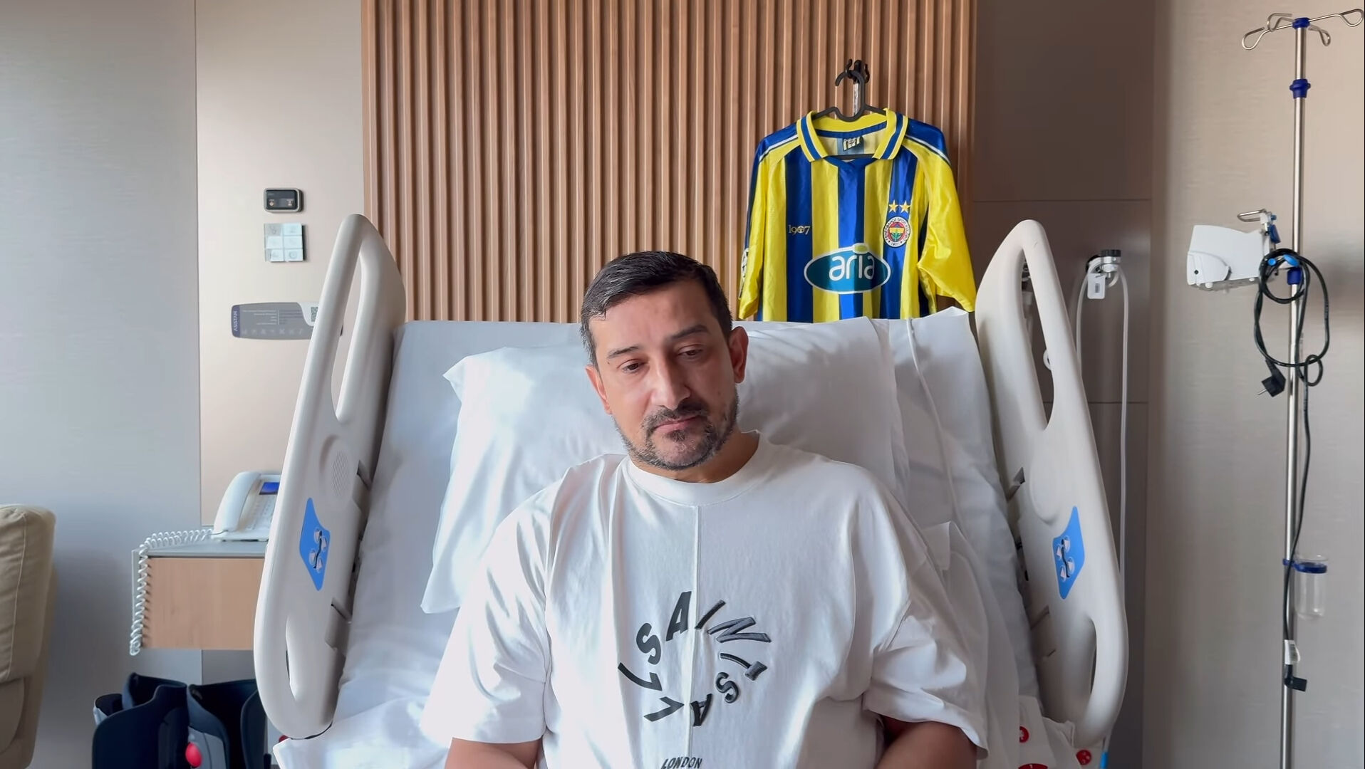 Serhat Akın saldırı sonrası ilk kez konuştu: Bunlar çok aşağılıkça... Serhat Akın saldırı sonrası ilk kez konuştu: Bunlar çok aşağılıkça... - 3. Resim