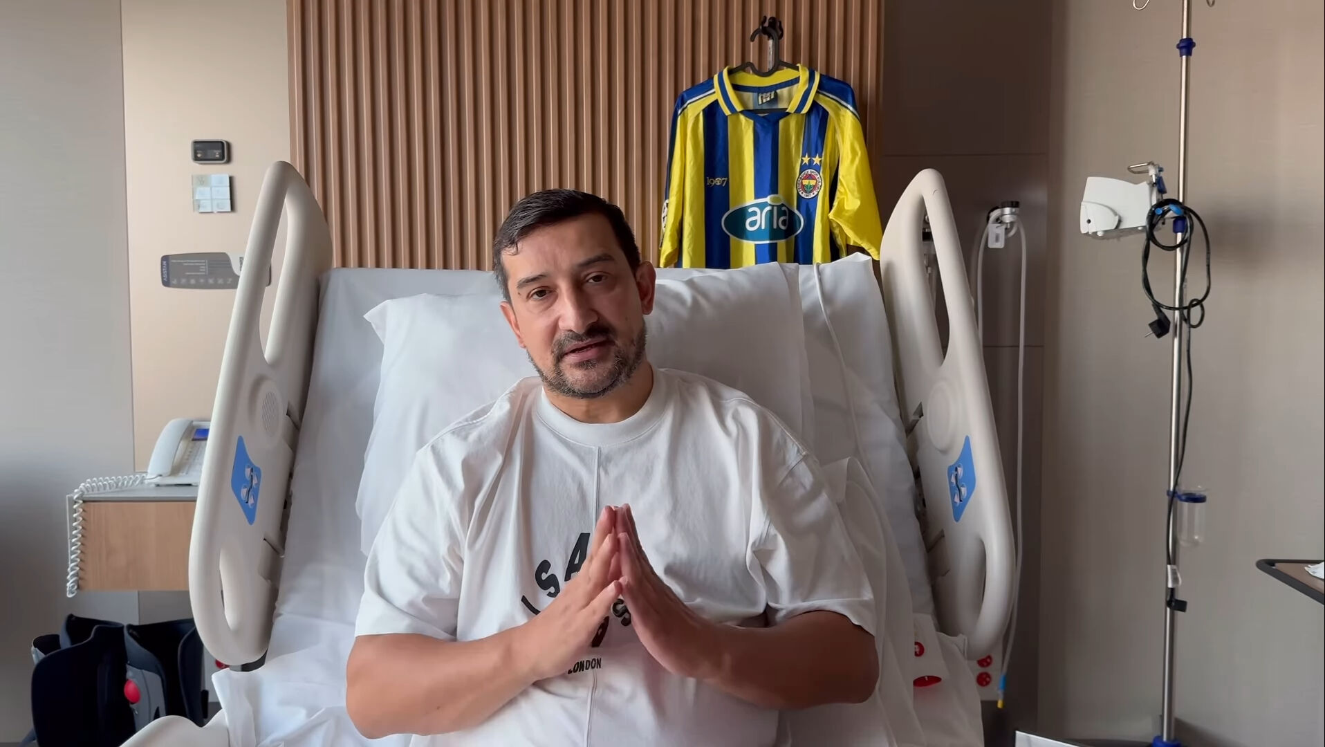 Serhat Akın saldırı sonrası ilk kez konuştu: Bunlar çok aşağılıkça... Serhat Akın saldırı sonrası ilk kez konuştu: Bunlar çok aşağılıkça... - 1. Resim