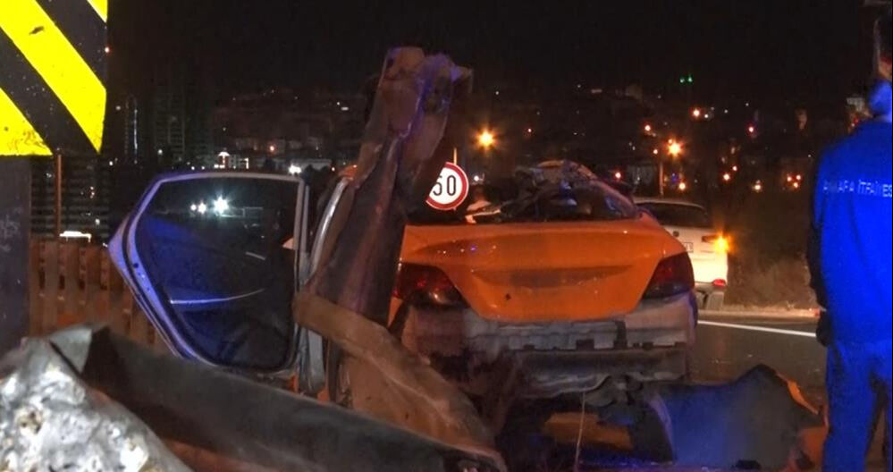 Ankara’da kontrolden çıkan taksi bariyerlere çaptı, şoförü öldü - 1. Resim
