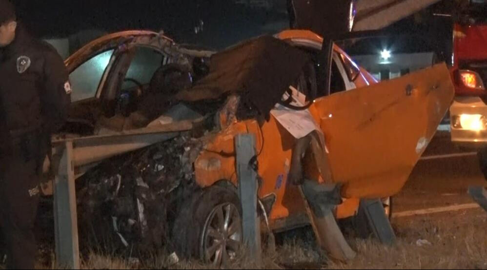 Ankara’da kontrolden çıkan taksi bariyerlere çaptı, şoförü öldü - 2. Resim