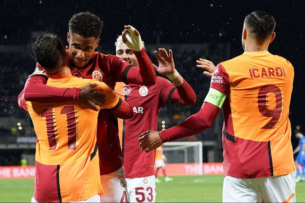 Galatasaray'a soğuk duş! 2 faklı üstünlüğünü koruyamadı... Galatasaray'a soğuk duş! 2 faklı üstünlüğünü koruyamadı... - 1. Resim