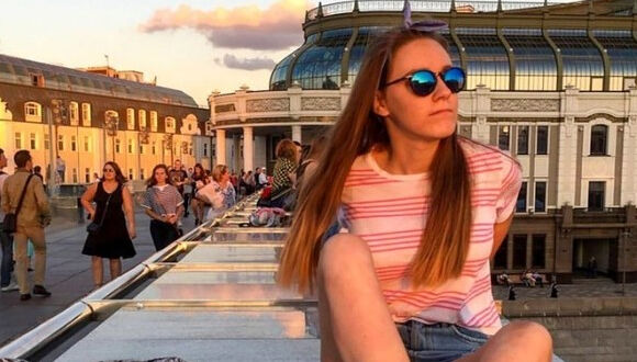 Gürcistan’da sosyal medya fenomeni dans ederken alt geçitten düşerek öldü - 1. Resim