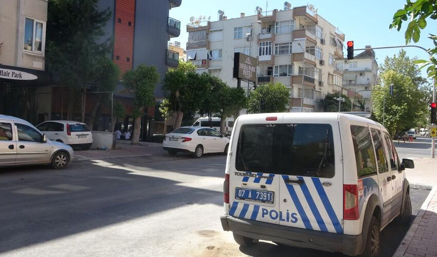 Kayıp olarak aranıyordu! Ömer Saydam otelde ölü bulundu - 2. Resim