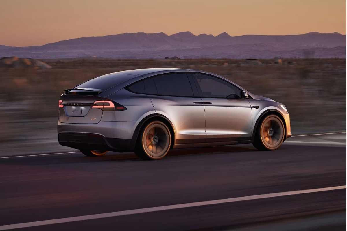 Tesla'nın gizemli aracı Amerika'da görüntülendi! Model 4 mü geliyor? - 1. Resim