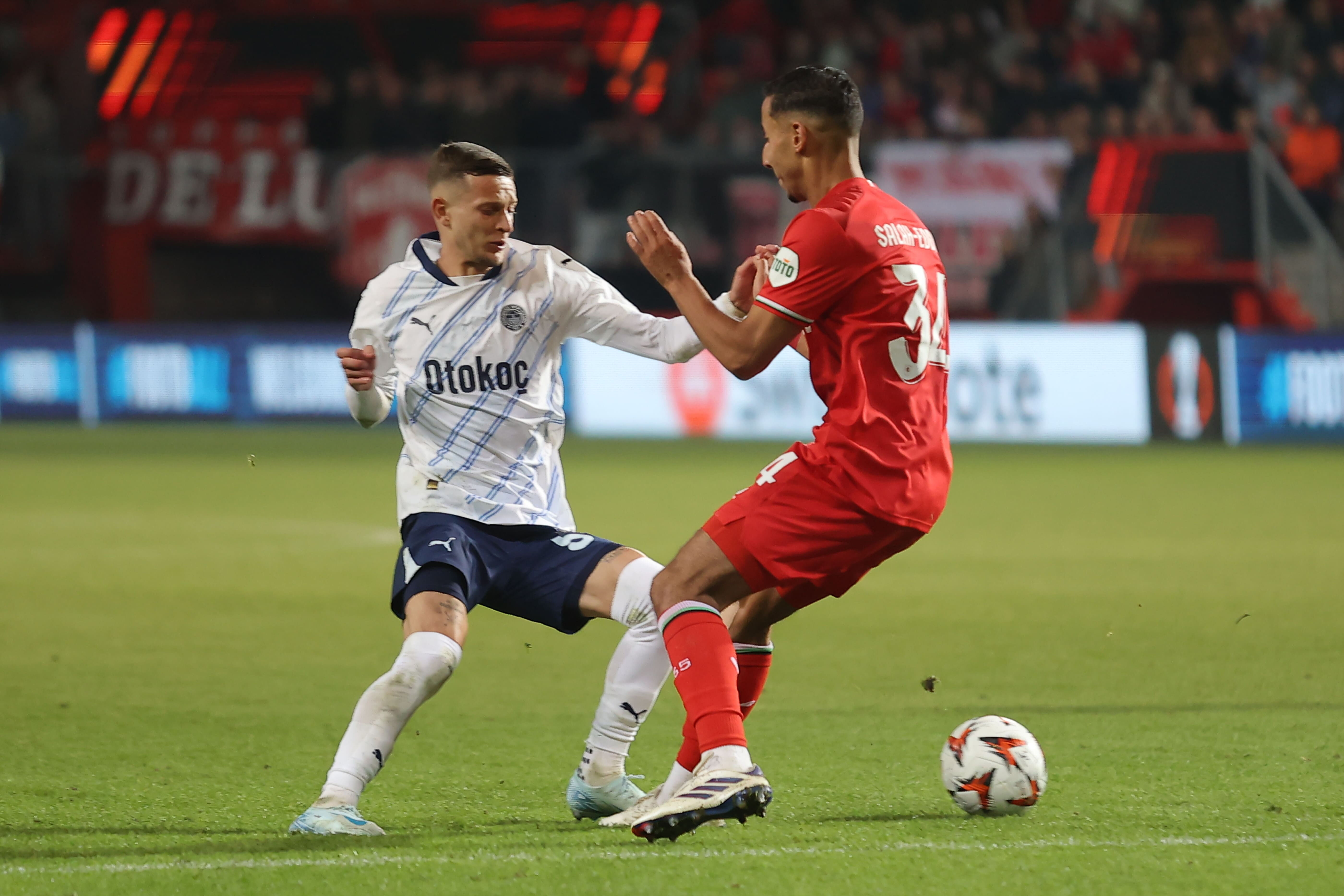 Twente - Fenerbahçe maçı sonrası spor yazarlarından olay sözler Twente - Fenerbahçe maçı sonrası spor yazarlarından olay sözler - 4. Resim