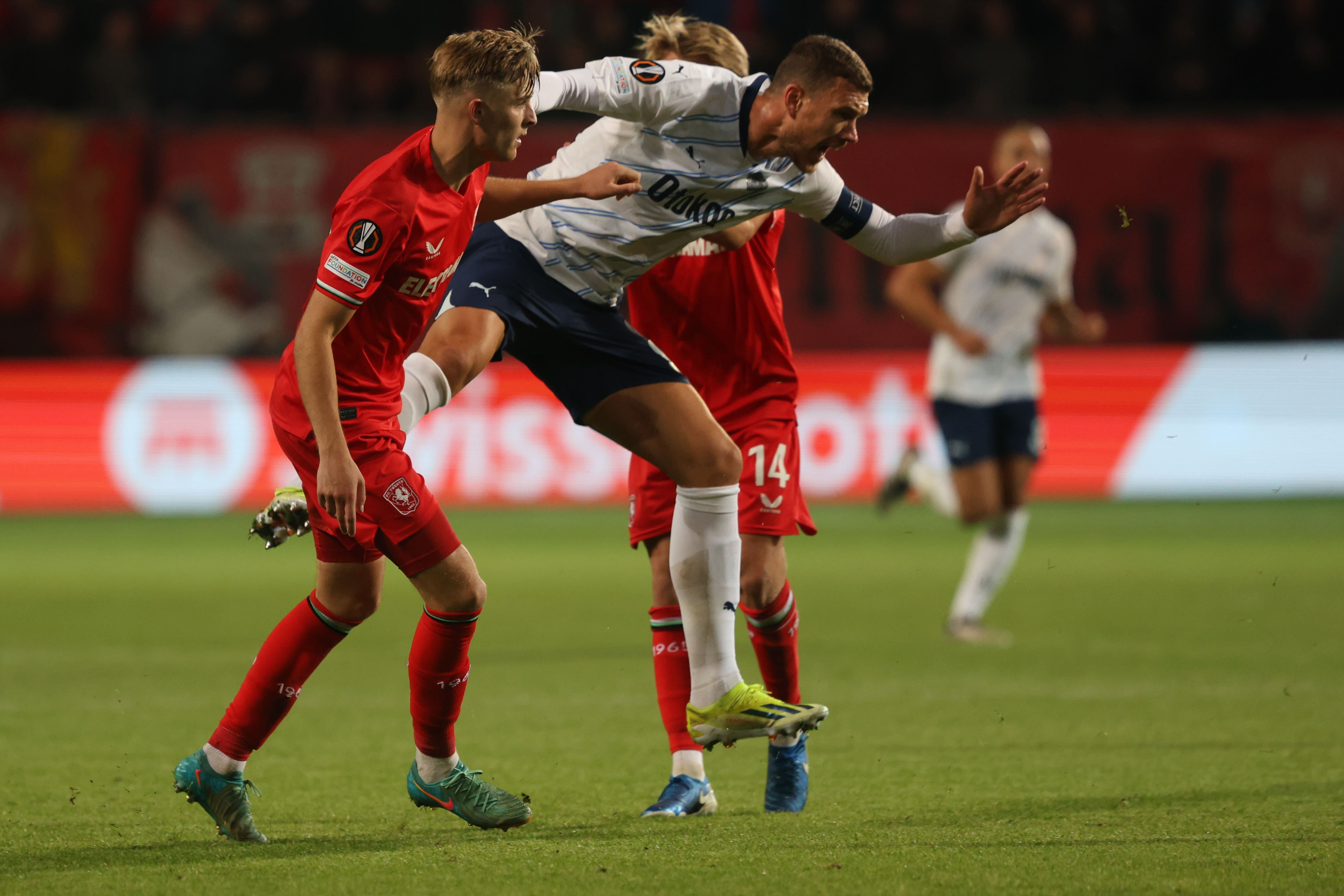 Twente - Fenerbahçe maçı sonrası spor yazarlarından olay sözler Twente - Fenerbahçe maçı sonrası spor yazarlarından olay sözler - 9. Resim