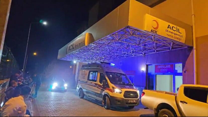 Babasının kullandığı minibüsün altında kalan çocuk hayatını kaybetti Babasının kullandığı minibüsün altında kalan çocuk hayatını kaybetti - 1. Resim