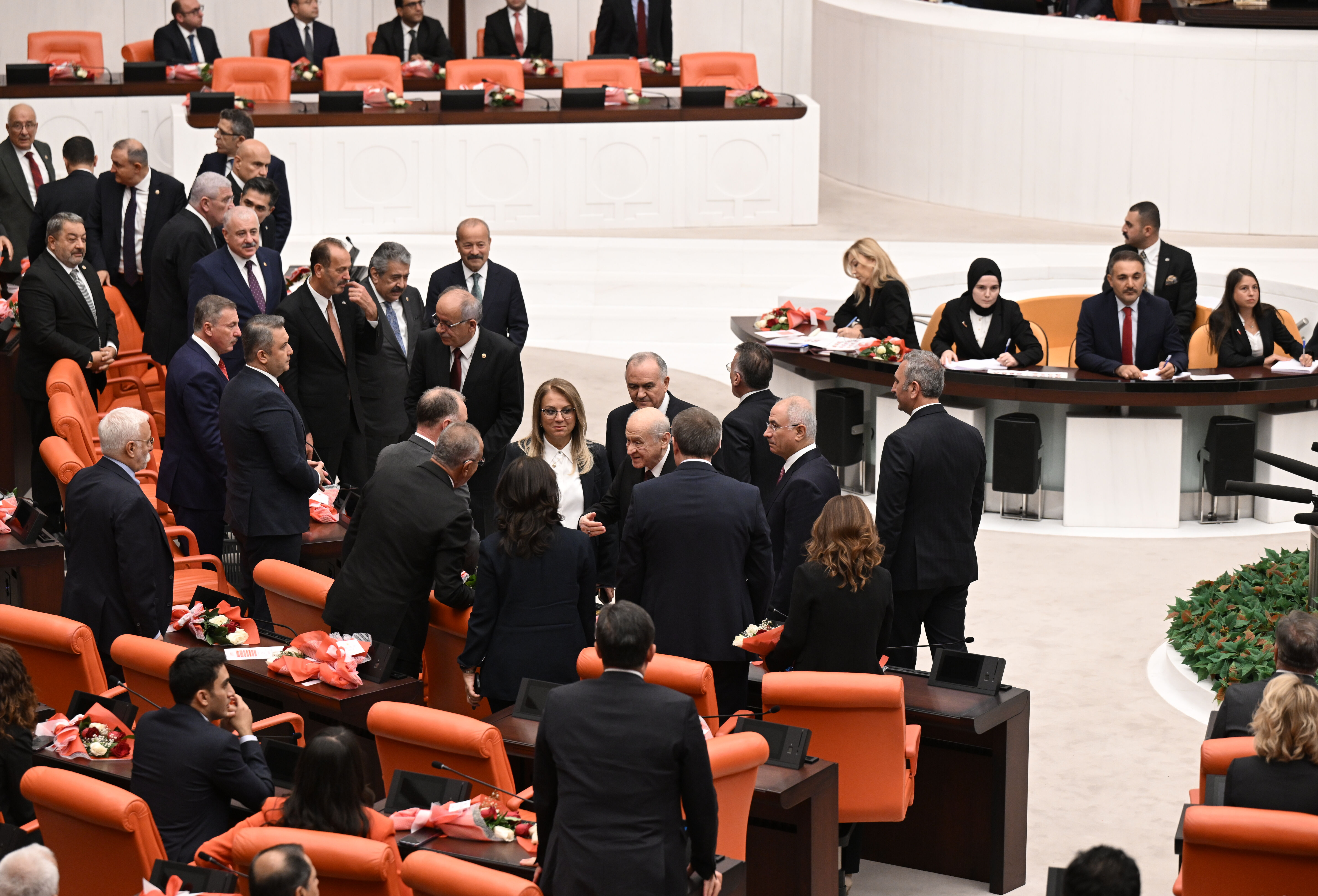 Devlet Bahçeli'den DEM Parti çıkışı! Tokalaşmanın sebebini açıkladı Devlet Bahçeli'den DEM Parti çıkışı! Tokalaşmanın sebebini açıkladı - 3. Resim