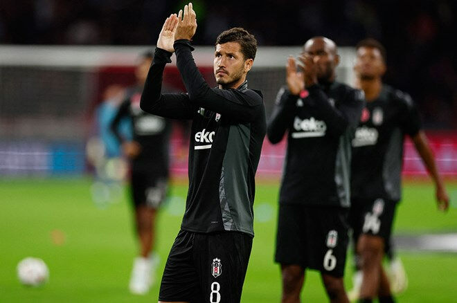 Giovanni van Bronckhorst, Frankfurt'tan 3 yiyen kadroyu değişiyor! Beşiktaş'ta 3 futbolcuya kesik... - 5. Resim