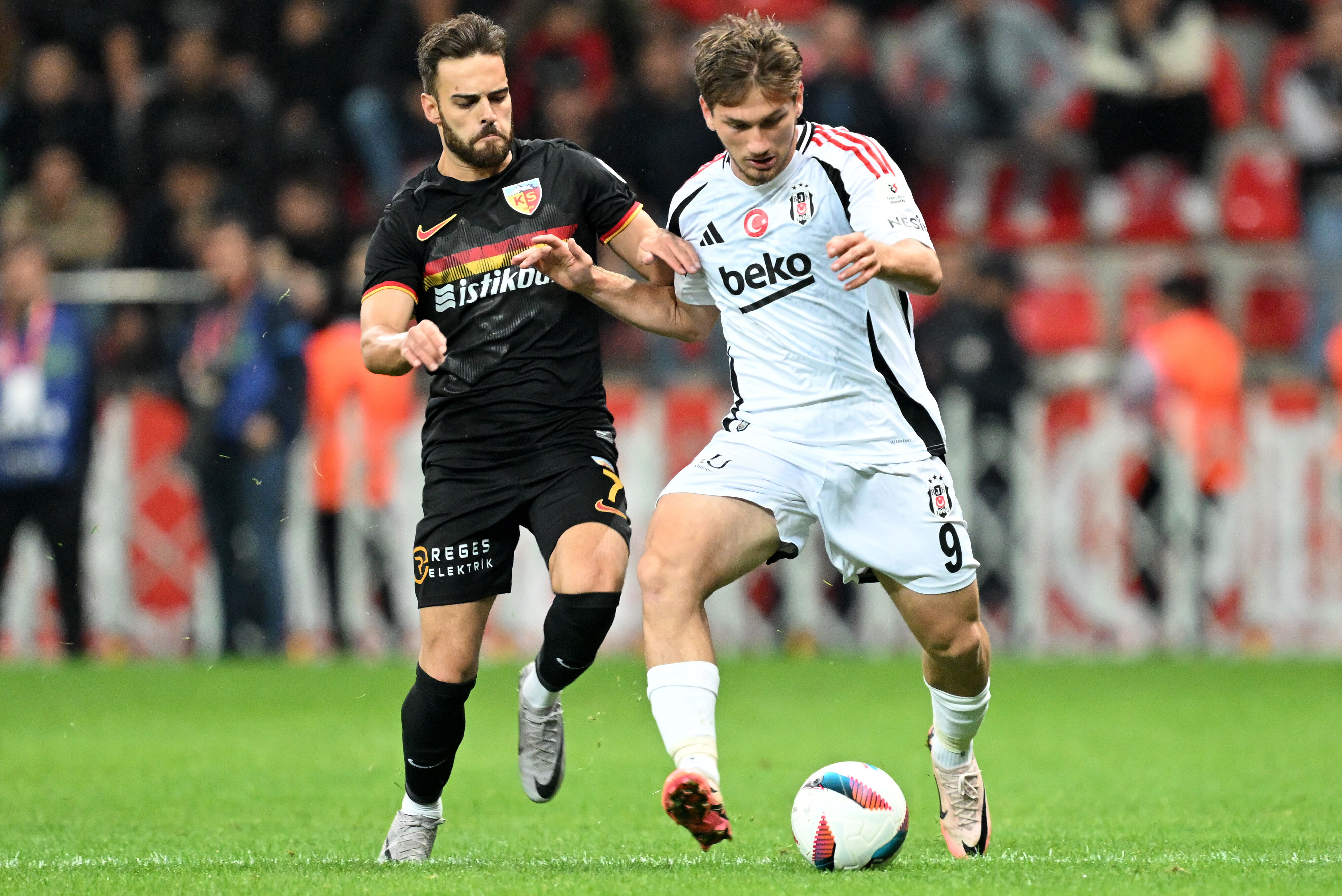 Giovanni van Bronckhorst, Frankfurt'tan 3 yiyen kadroyu değişiyor! Beşiktaş'ta 3 futbolcuya kesik... - 6. Resim