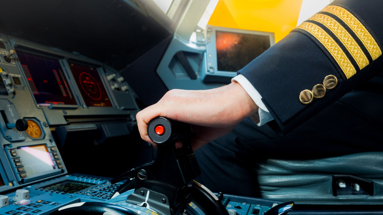 Herkes merak ediyor! Pilotların sakal bırakmasına neden izin verilmiyor? - 1. Resim