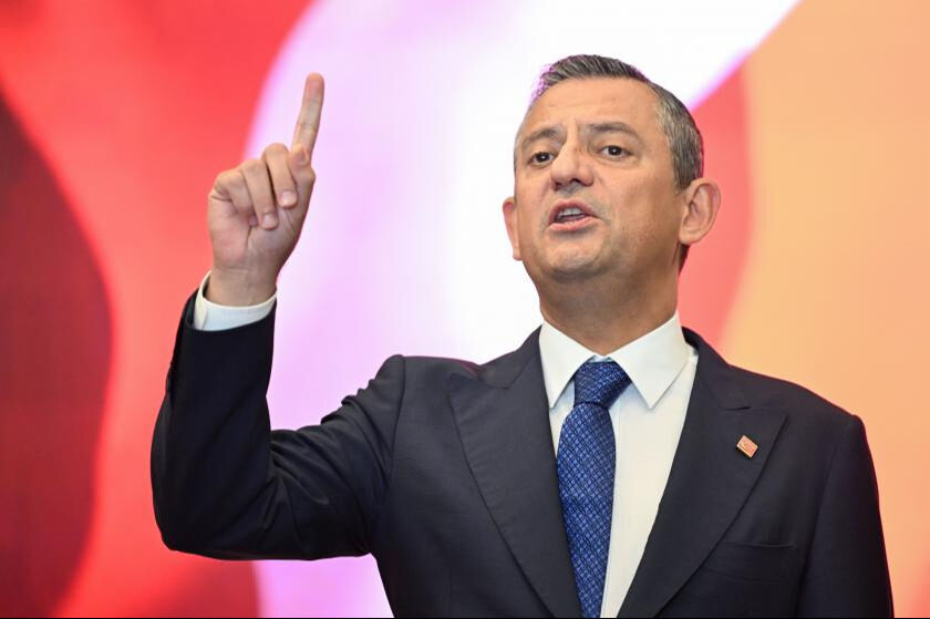 Özgür Özel'den kendi parti üyesine şok ihraç talebi! “Küçük düşürecek ithamlar...” - 1. Resim