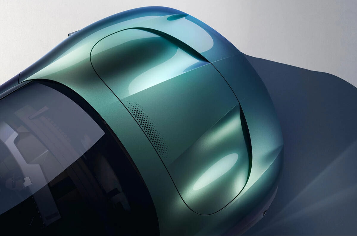 Renault, hidrojenin güç verdiği yeni elektrikli aracı Renault Embleme'i tanıttı! - 1. Resim