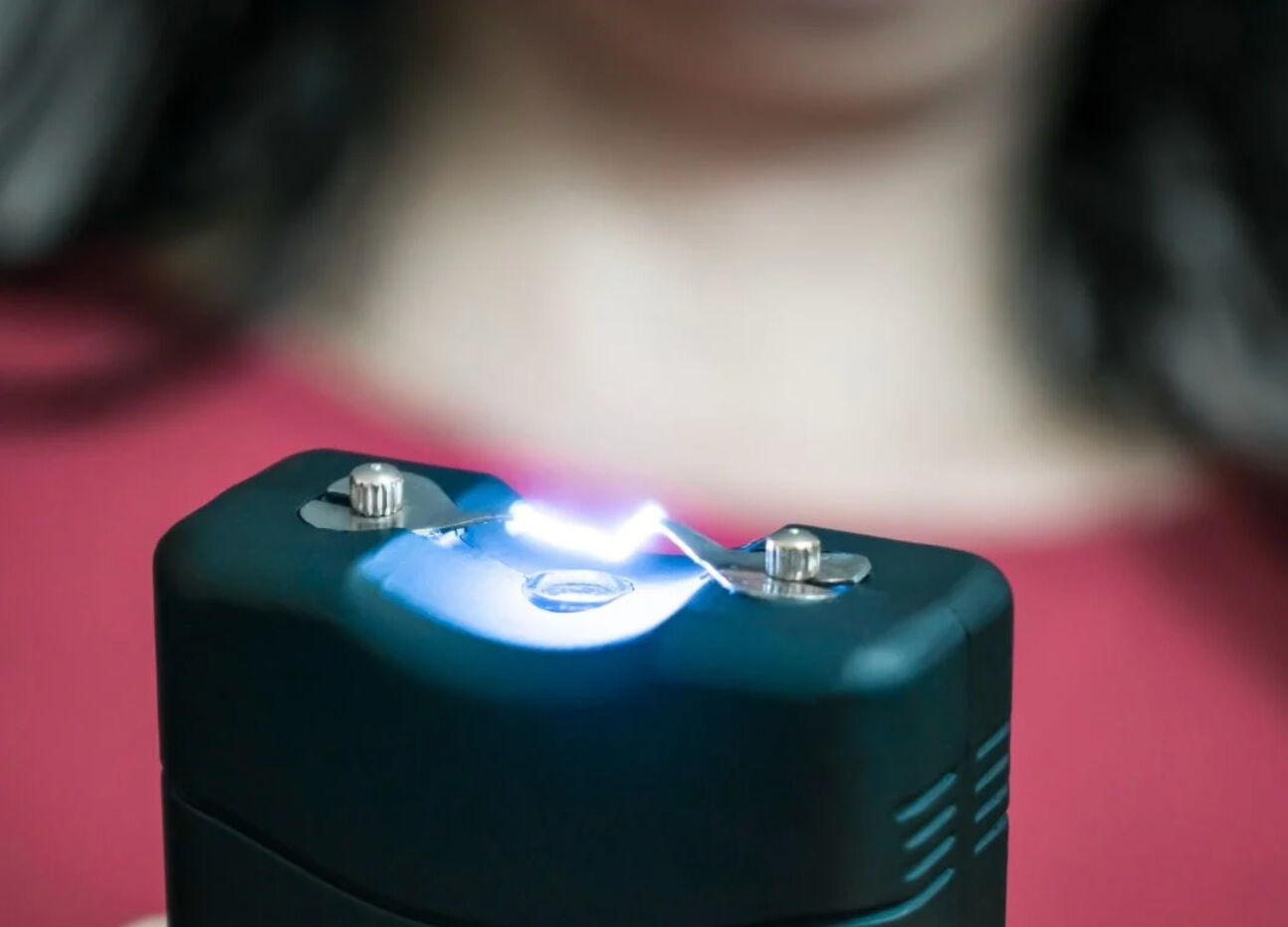 Elektroşok cihazı taşımak ve kullanmak yasal mı? Elektroşok cihazı taşımak ve kullanmak yasal mı? - 1. Resim