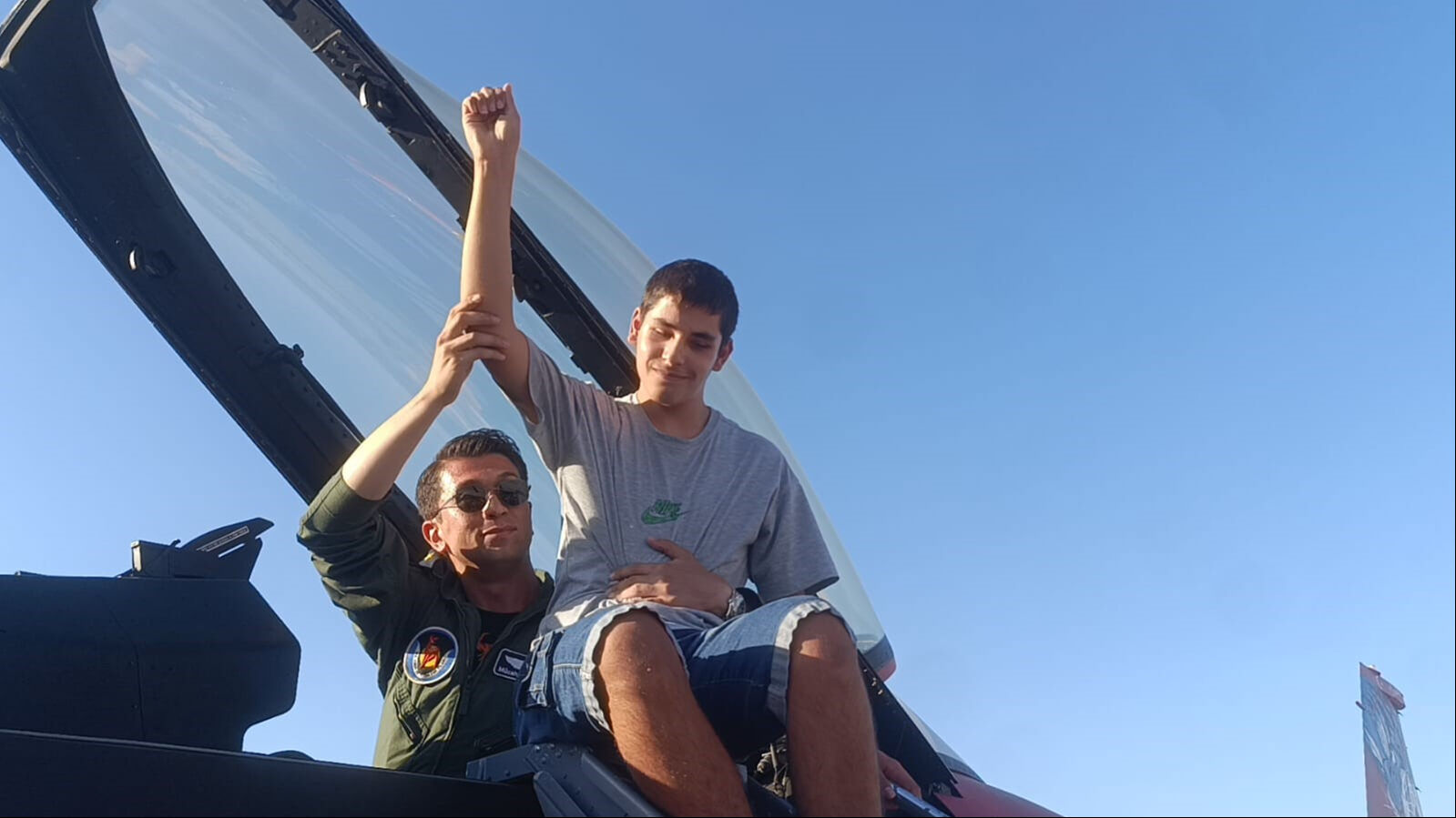 Engelli kardeşlerin hayali gerçek oldu... TEKNOFEST'te duygulandıran anlar - 2. Resim