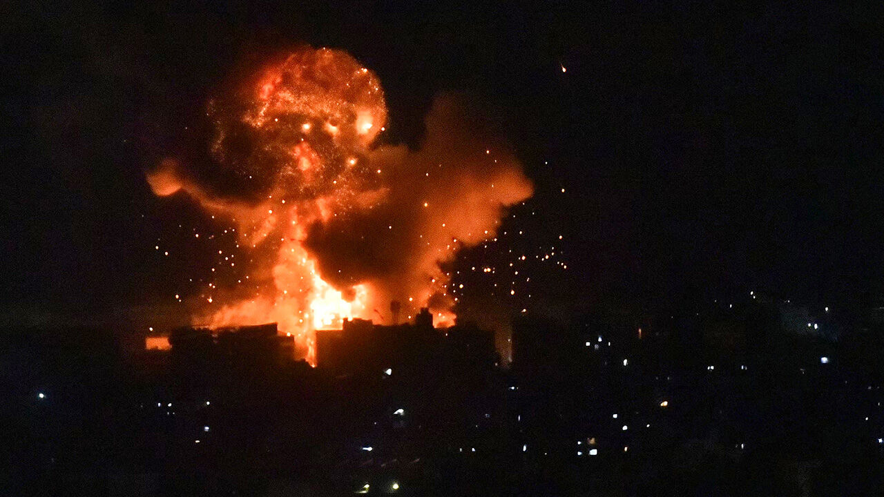Gökyüzü alev topuyla aydınlandı! İsrail'den Lübnan'a 30 hava saldırısı Gökyüzü alev topuyla aydınlandı! İsrail'den Lübnan'a 30 hava saldırısı - 2. Resim