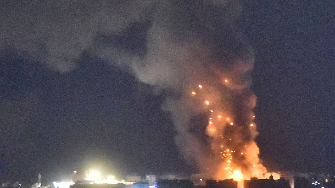 Gökyüzü alev topuyla aydınlandı! İsrail'den Lübnan'a 30 hava saldırısı Gökyüzü alev topuyla aydınlandı! İsrail'den Lübnan'a 30 hava saldırısı - 1. Resim