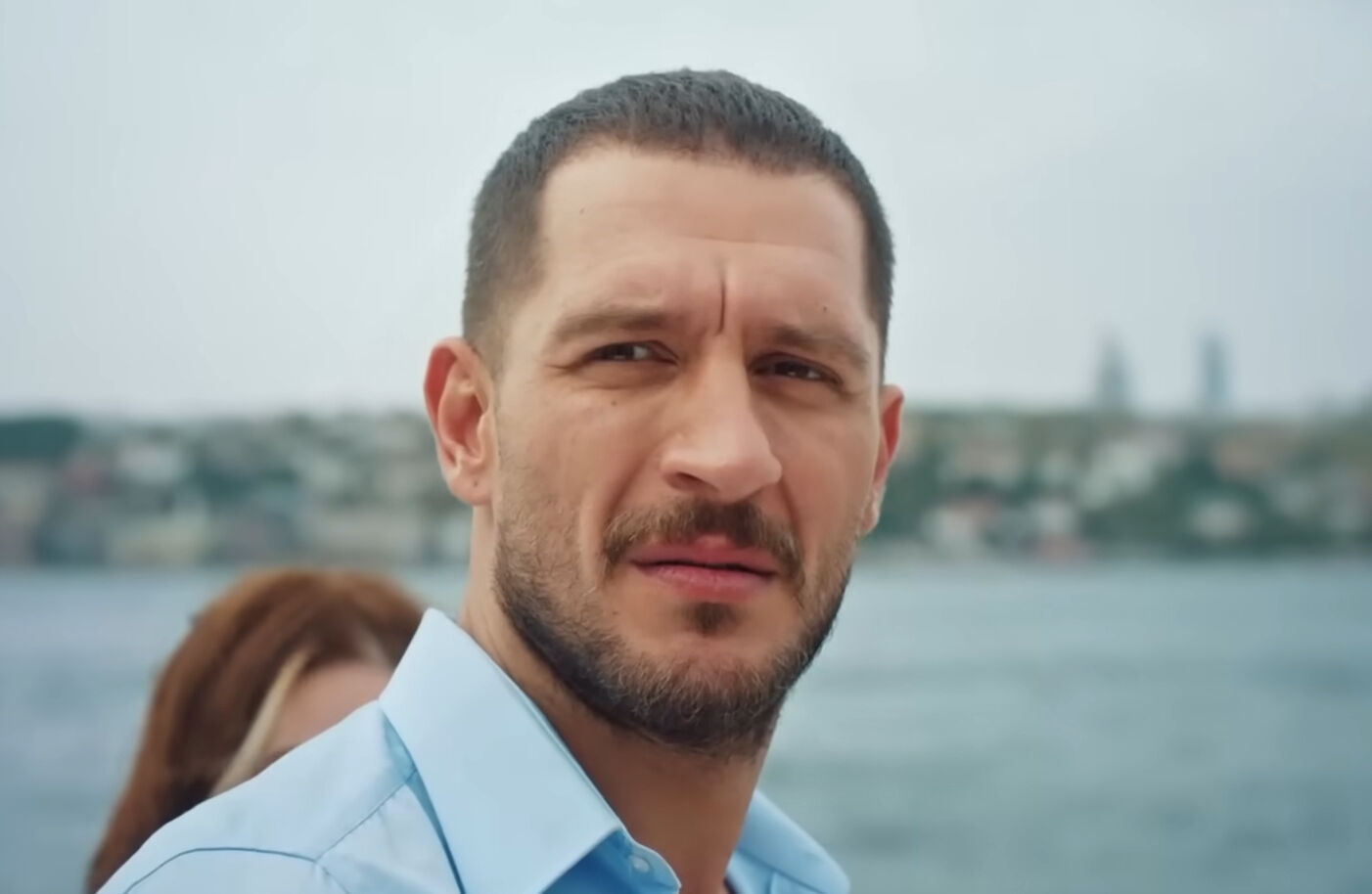 İki kadının canice öldürülmesi Uraz Kaygılaroğlu’nun pozlarını gündeme taşıdı! Tepkiler çığ gibi büyüyor İki kadının canice öldürülmesi Uraz Kaygılaroğlu’nun pozlarını gündeme taşıdı! Tepkiler çığ gibi büyüyor - 3. Resim