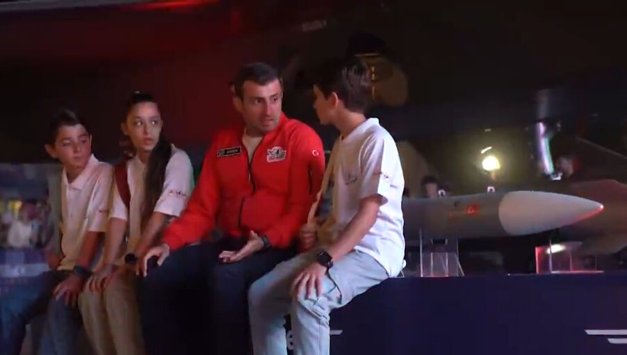 Kod Adı Kırlangıç dizisinde sürpriz! Selçuk Bayraktar oyunculuğunu konuşturdu - 2. Resim