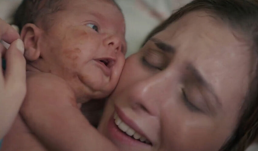 Normal doğum adımlarına destek veren Azra Akın’dan eleştirilere cevap - 1. Resim