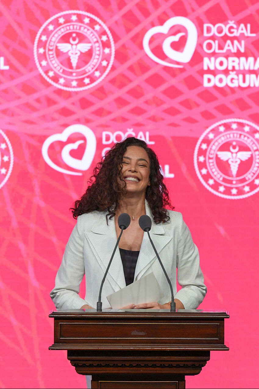 Normal doğum adımlarına destek veren Azra Akın’dan eleştirilere cevap - 3. Resim