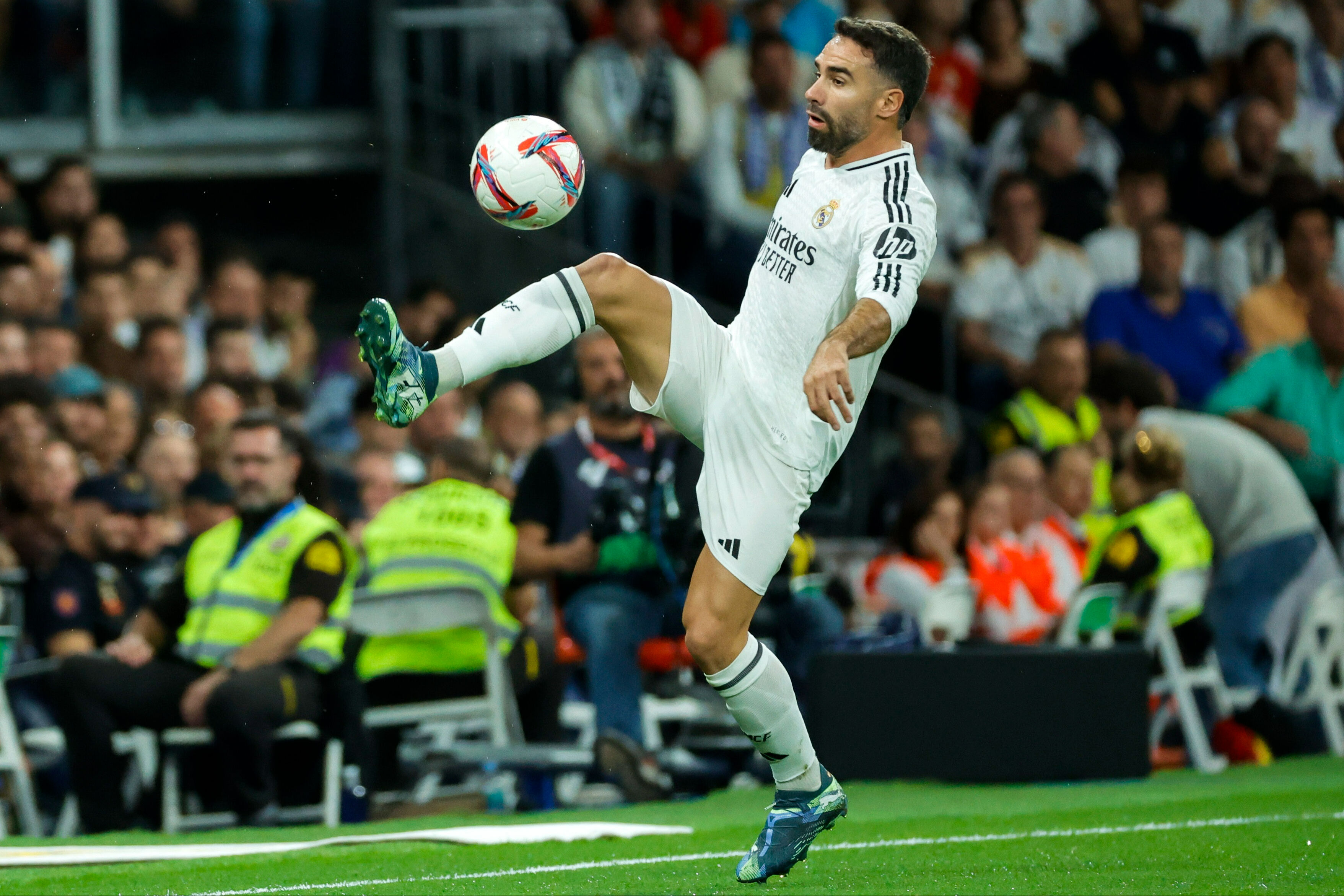 Real Madrid, sezonu kapatan Dani Carvajal'ın sözleşmesini uzattı Real Madrid, sezonu kapatan Dani Carvajal'ın sözleşmesini uzattı - 1. Resim