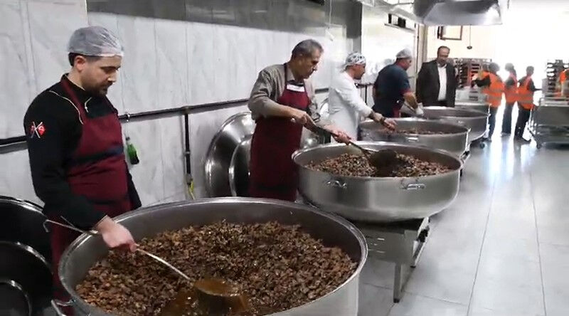 Van'da aşiret düğünün geline kilolarca altın, damada milyonlarca lira takıldı - 4. Resim