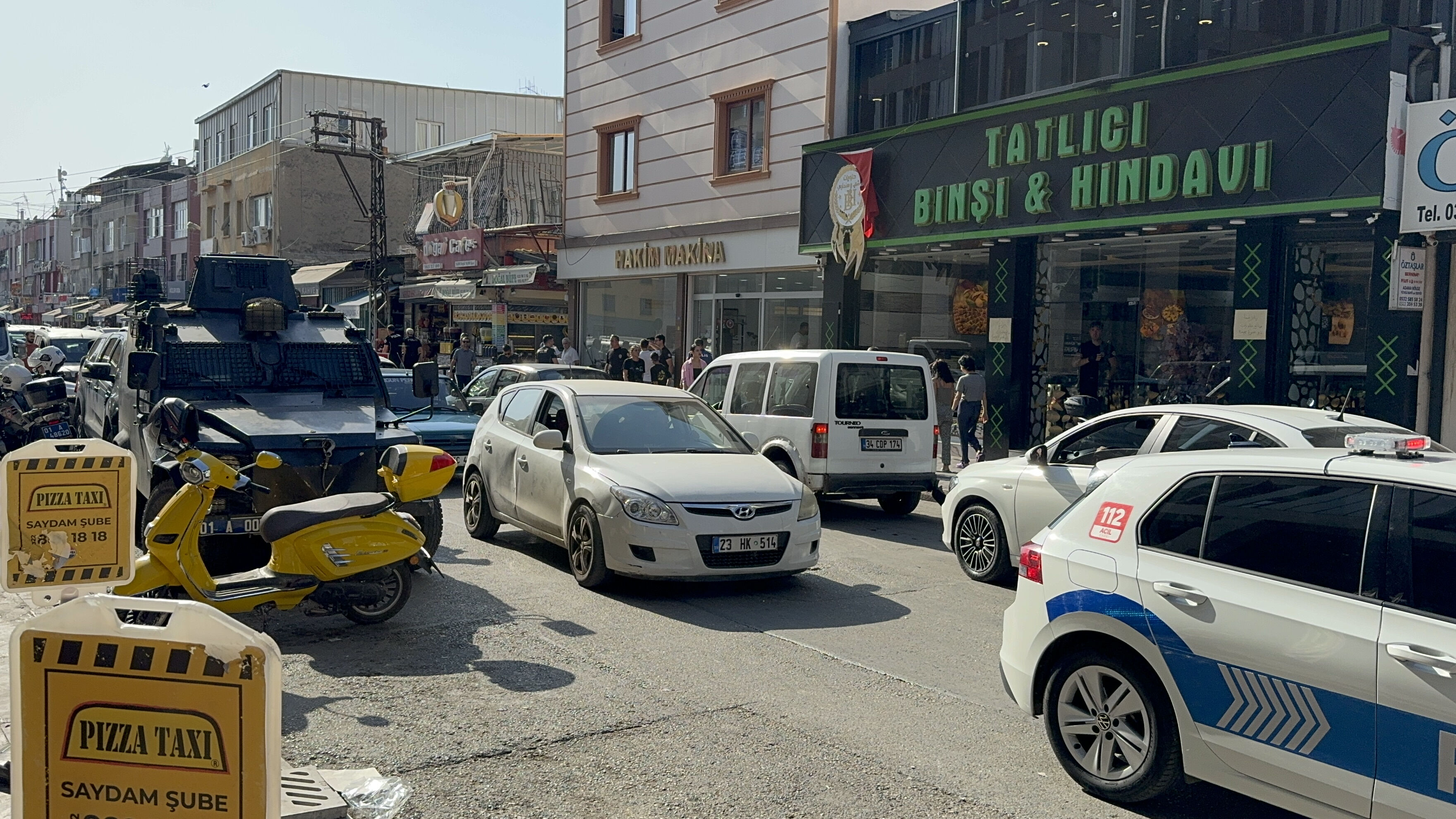 Adana'nın göbeğinde bomba paniği! Ekipler olay yerinde Adana'nın göbeğinde bomba paniği! Ekipler olay yerinde - 2. Resim