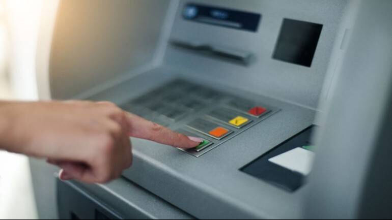 ATM'lerden para çekerken kimsenin ruhu duymuyor! Gizli gerçek ortaya çıktı - 4. Resim