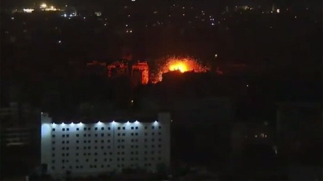 Beyrut ve Tel Aviv'de patlamalar! İsrail ve Hizbullah arasındaki savaş kızıştı Beyrut'ta yeni bombardıman! İsrail, Hizbullah istihbarat merkezini vurdu - 2. Resim