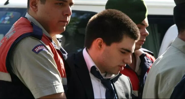 Cem Garipoğlu'nun mezarı adli tıpçıları bile şaşkına çevirdi! Turgut Özal detayı dikkat çekti Cem Garipoğlu'nun mezarı adli tıpçıları bile şaşkına çevirdi! Turgut Özal detayı dikkat çekti - 1. Resim