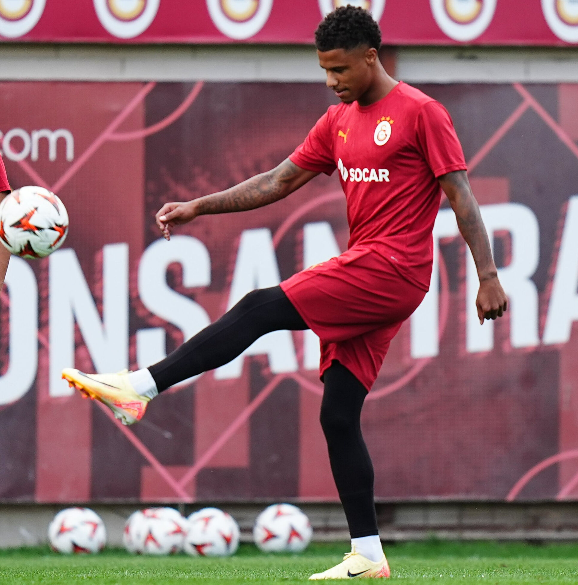 Galatasaray'ın yıldızı Ismail Jakobs ameliyat mı olacak? Senegal'den flaş açıklama - 5. Resim