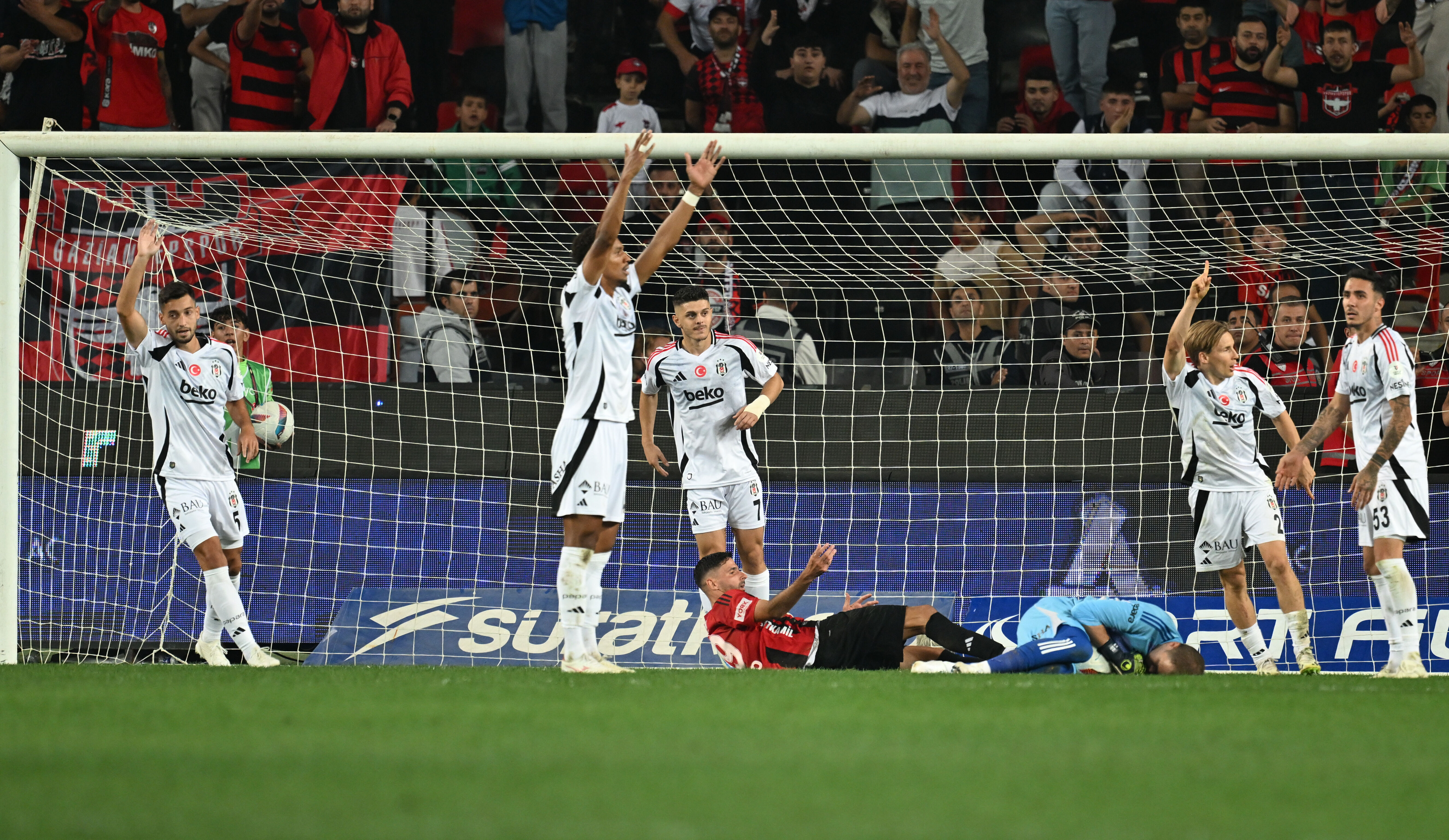 Giovanni van Bronckhorst'a Semih Kılıçsoy isyanı! 