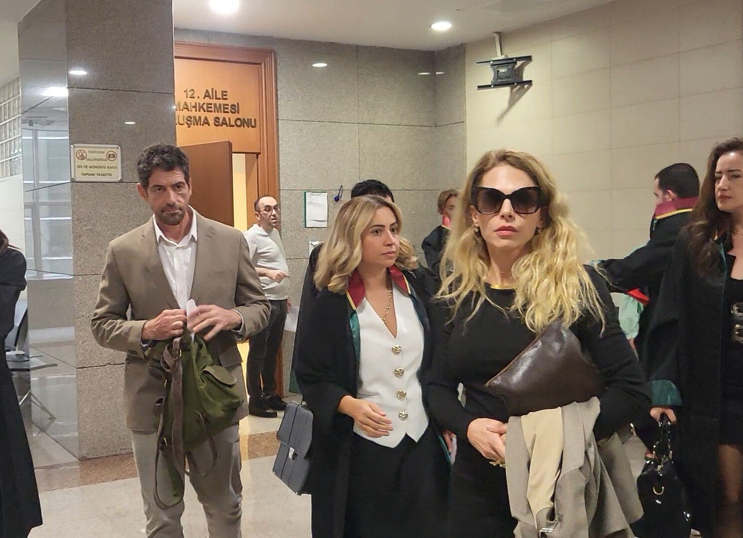 Issız Adam Cemal Hünal'ın 13 yıllık evliliği 10 dakikada bitti! - 3. Resim