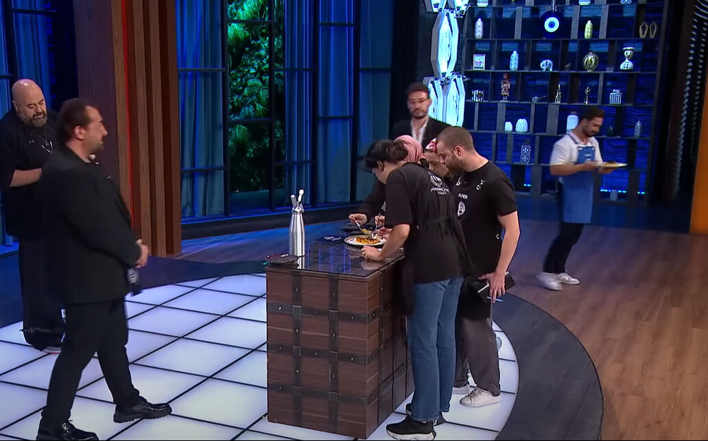 MasterChef yarışmasında elenen isim herkesi şaşırttı! Kimse beklemiyordu MasterChef yarışmasında elenen isim herkesi şaşırttı! Kimse beklemiyordu - 1. Resim