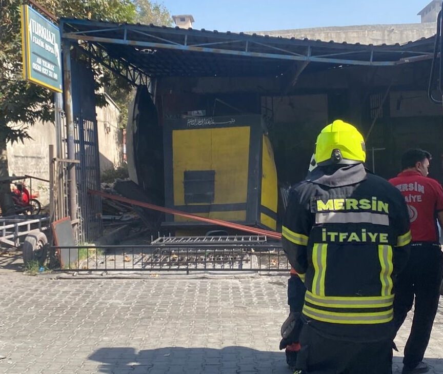 Mersin'de boya fırınındaki patlama! Yaralılar var - 1. Resim