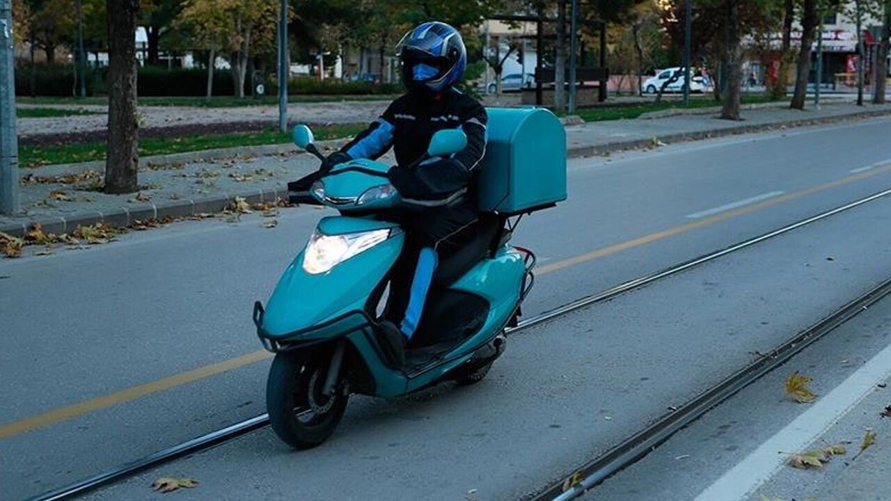 'Teslimat süresi' kalkıyor, 'sabıka şartı' geliyor! Motokuryelere yeni düzenleme yolda 'Teslimat süresi' kalkıyor, 'sabıka şartı' geliyor! Motokuryelere yeni düzenleme yolda - 1. Resim