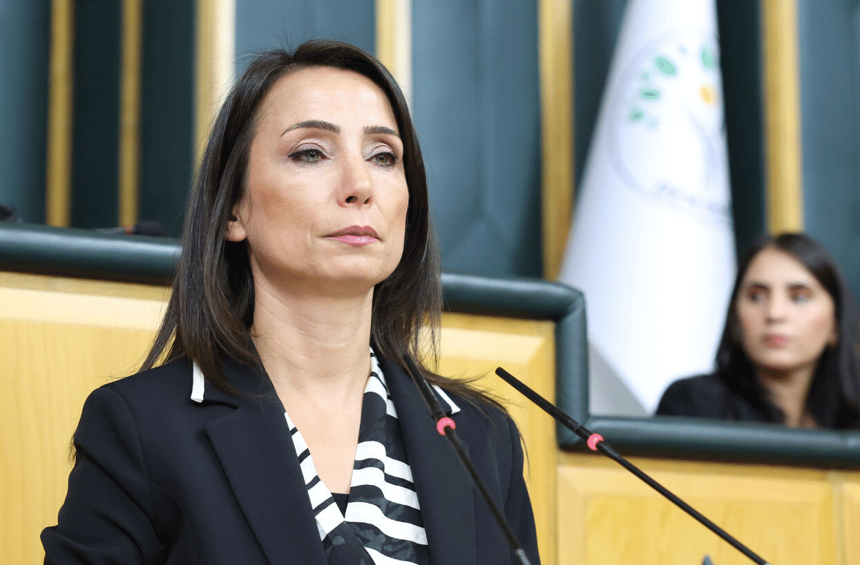 Bahçeli yanlarına gidip tokalaşmıştı! DEM Parti'den 