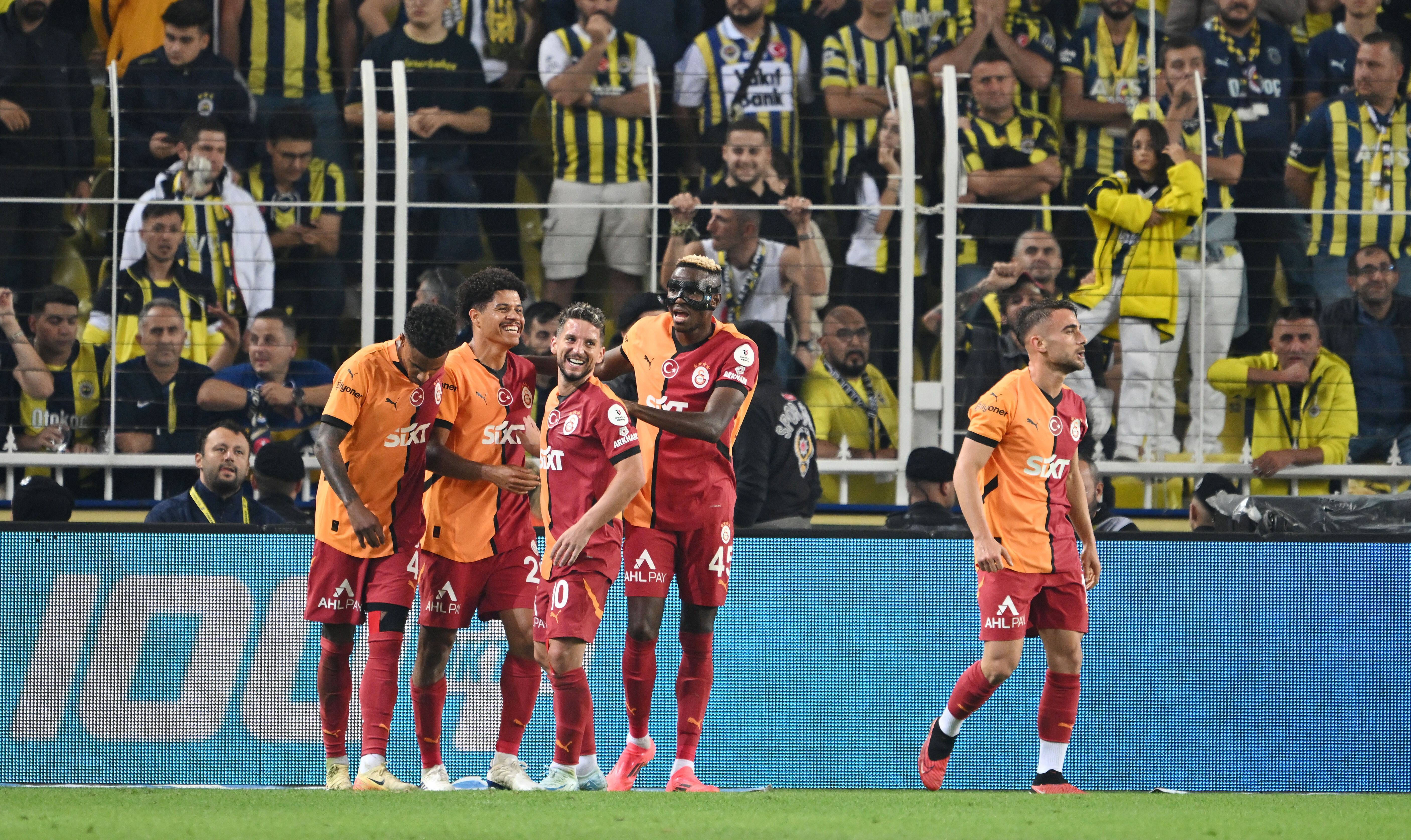 Galatasaray'da Barış Alper Yılmaz'ın ardından Yunus Akgün'e de zam yapılacak - 1. Resim