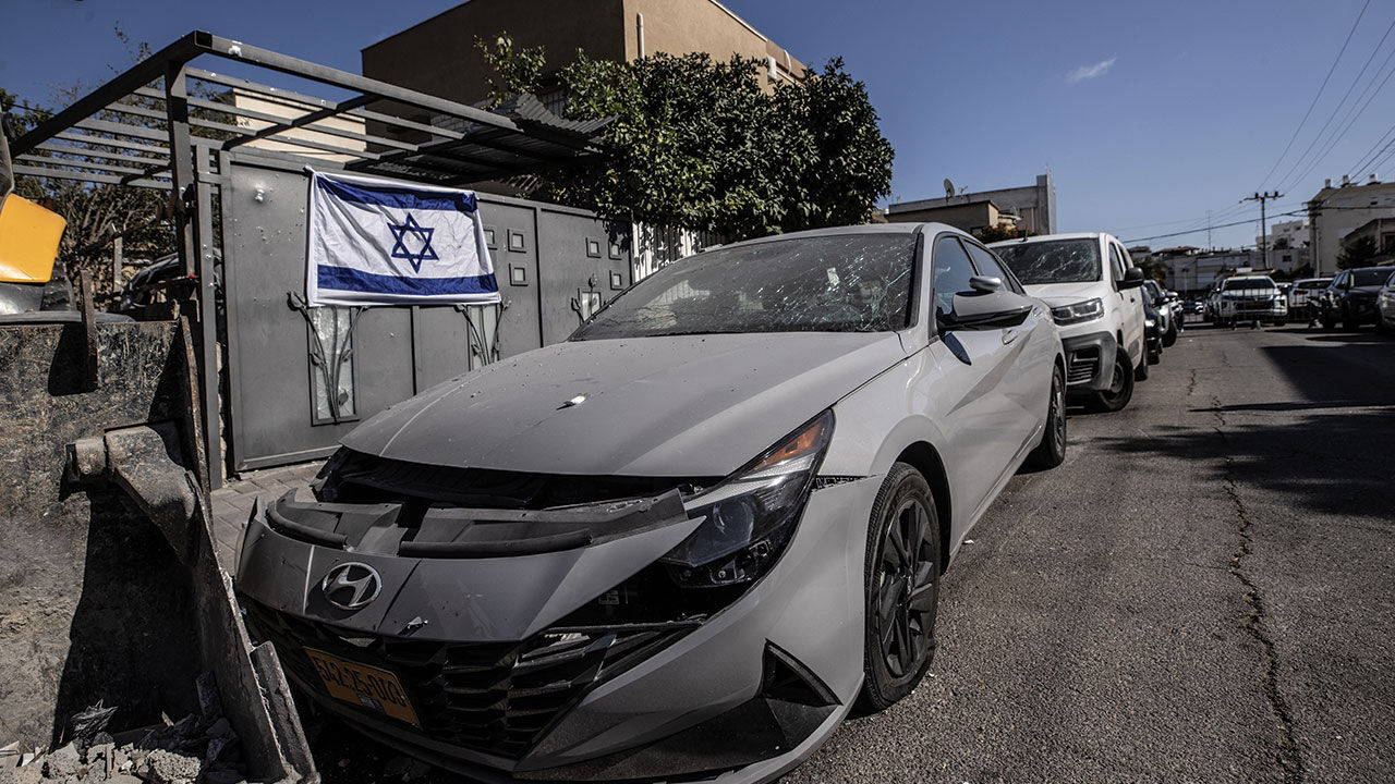 Hizbullah, Lübnan'dan İsrail'in Hayfa kentine füzeli saldırı düzenledi! Bir ev vuruldu, araçlar hasar gördü Hizbullah, Lübnan'dan İsrail'in Hayfa kentine füzeli saldırı düzenledi! Bir ev vuruldu, araçlar hasar gördü - 3. Resim