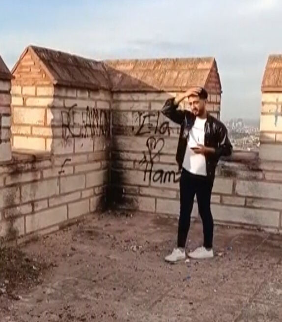 İkbal Uzuner'in katledildiği surlarda tepki çeken video! Bir tık uğruna... İkbal Uzuner'in katledildiği surlarda tepki çeken video! Bir tık uğruna... - 4. Resim