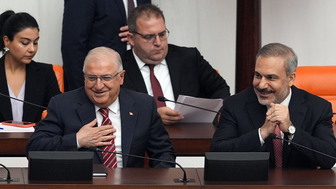 Meclis'te üst düzey güvenlik önlemleri! Tüm kapılar tek tek kilitlendi - 3. Resim