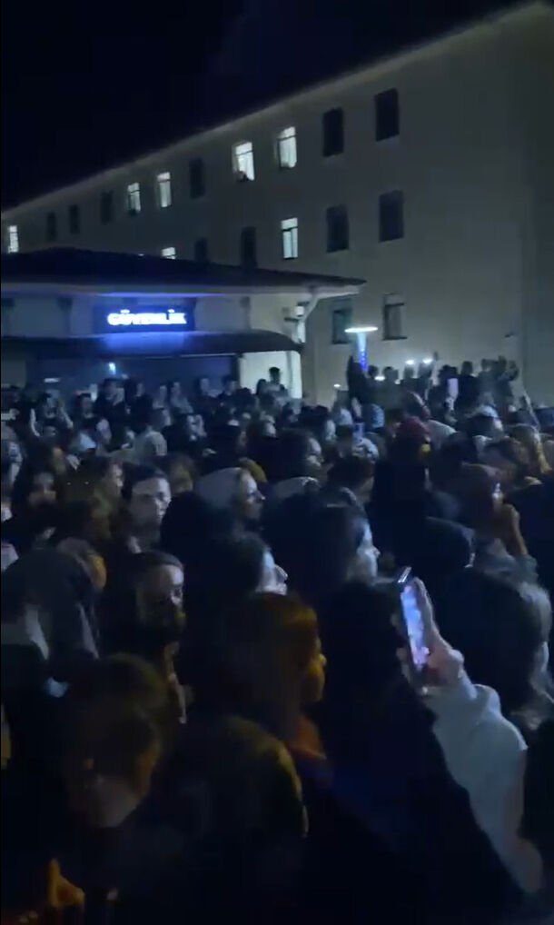 Minibüs sapığı kız öğrencilere dehşeti yaşattı! Minibüs sapığı kız öğrencilere dehşeti yaşattı! - 3. Resim