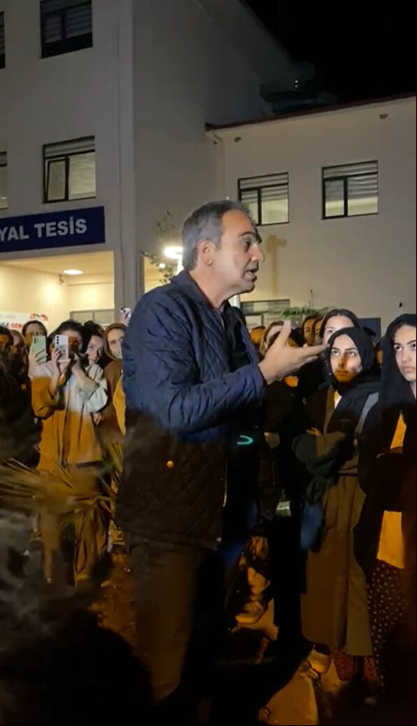 Minibüs sapığı kız öğrencilere dehşeti yaşattı! Minibüs sapığı kız öğrencilere dehşeti yaşattı! - 1. Resim