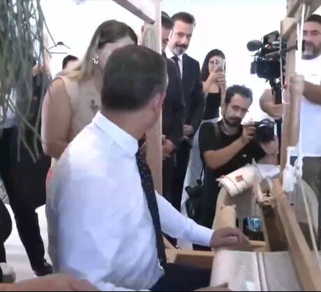 Mustafa Sandal, Özgür Özel'in o pozunu görünce sinirlendi! Yaptığı paylaşımla tepki gösterdi Mustafa Sandal, Özgür Özel'in o pozunu görünce sinirlendi! Yaptığı paylaşımla tepki gösterdi - 4. Resim